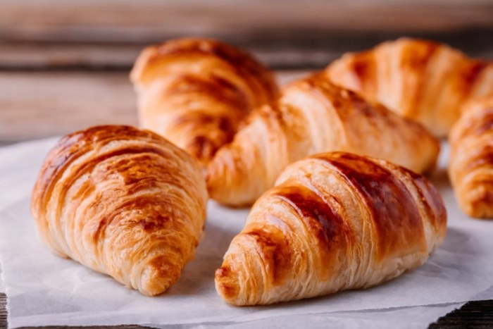 Historical Origins of the Croissant Historical Origins of the Croissant