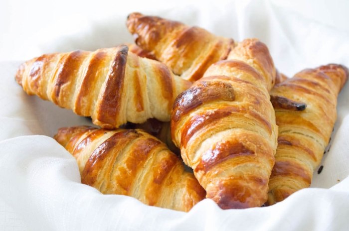 Historical Origins of the Croissant Historical Origins of the Croissant